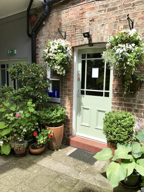 Dairy Guest House York Exteriör bild