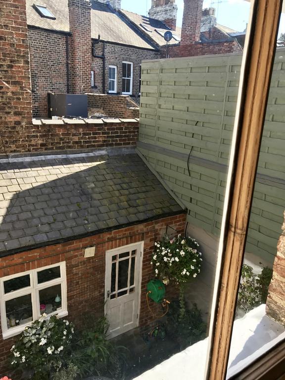 Dairy Guest House York Exteriör bild